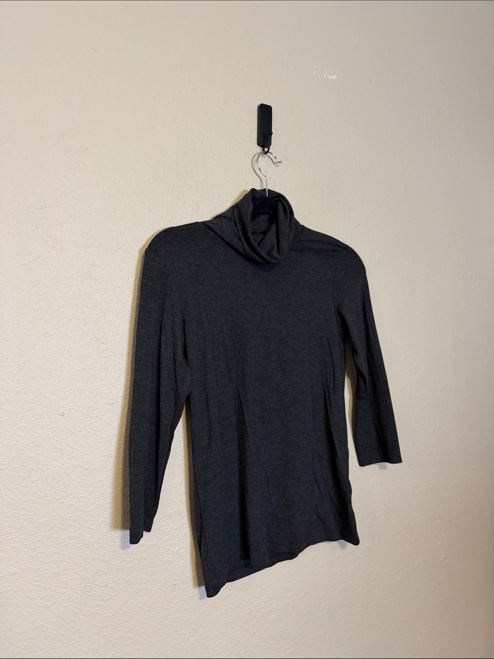 Lagence Aja turtle neck top 3/4 sleeve Dark Heather Grey Size Small Petite NWT - Picture 3 of 9